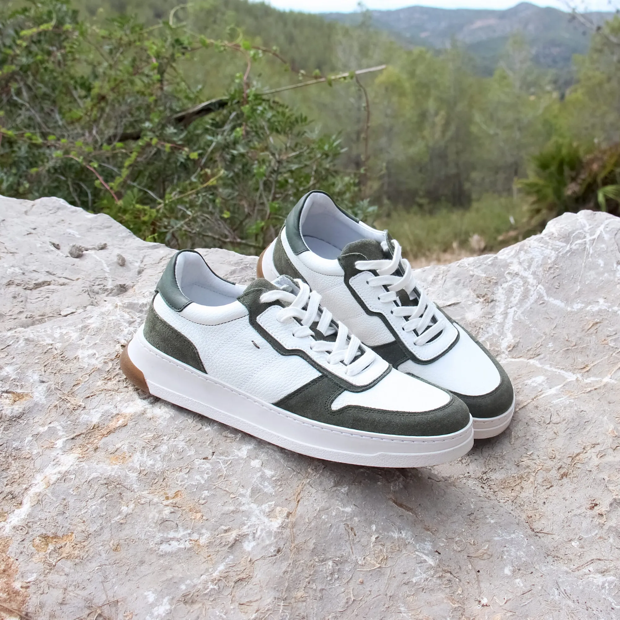 Best Baskets Léo cuir blanc kaki Homme Baskets