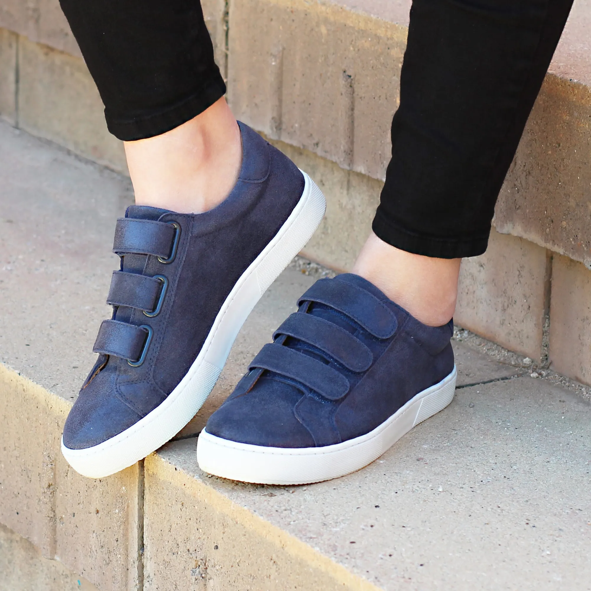 Sale Baskets scratch cuir métallisé bleu Femme Baskets