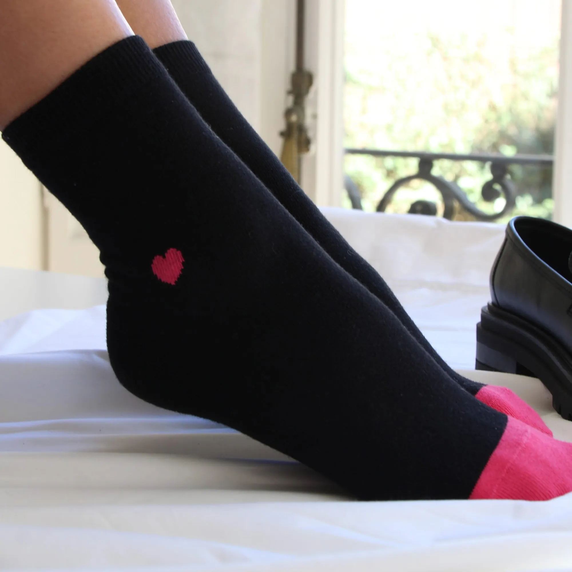 Sale Chaussettes cœur noir fushia Femme Chaussettes
