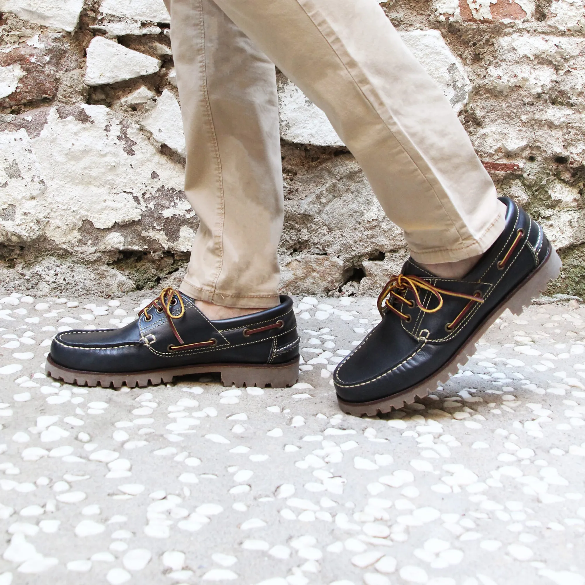 Flash Sale Chaussures bateau crampons cuir bleu Homme Fins De Série Solidaires