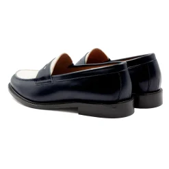 Shop Mocassins cuir bleu blanc Femme Mocassins & Derbies