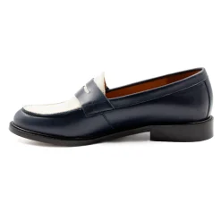 Shop Mocassins cuir bleu blanc Femme Mocassins & Derbies