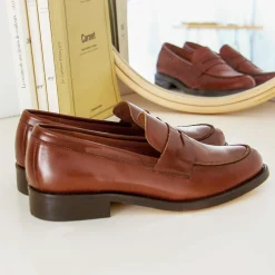Shop Mocassins cuir Femme Mocassins & Derbies
