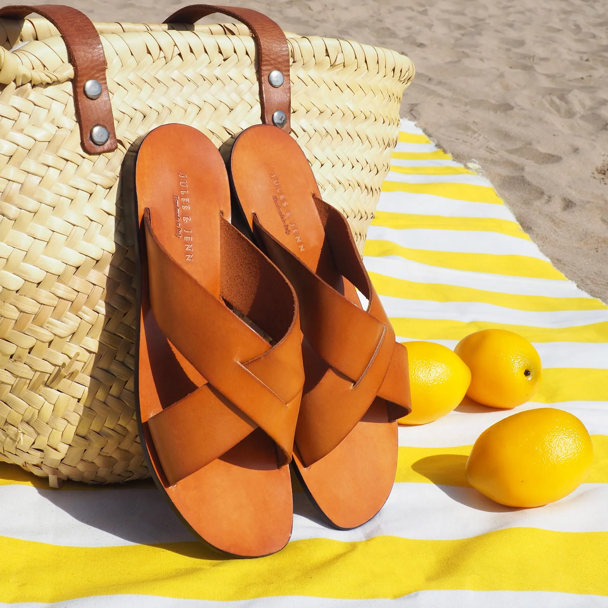 Sale Mules plates cuir Femme Sandales