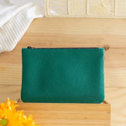Fashion Pochette cuir upcyclé grainé vert Femme Dressing Recyclé|Pochettes