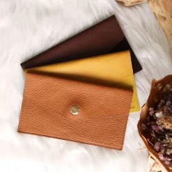 Outlet Pochette enveloppe cuir upcyclé camel Femme Dressing Recyclé|Pochettes