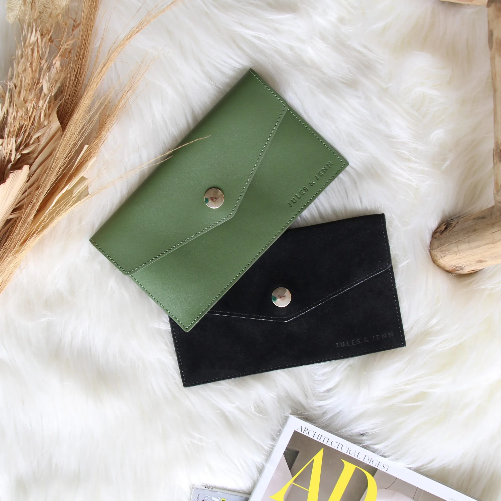 Hot Pochette enveloppe daim upcyclé Femme Dressing Recyclé|Pochettes